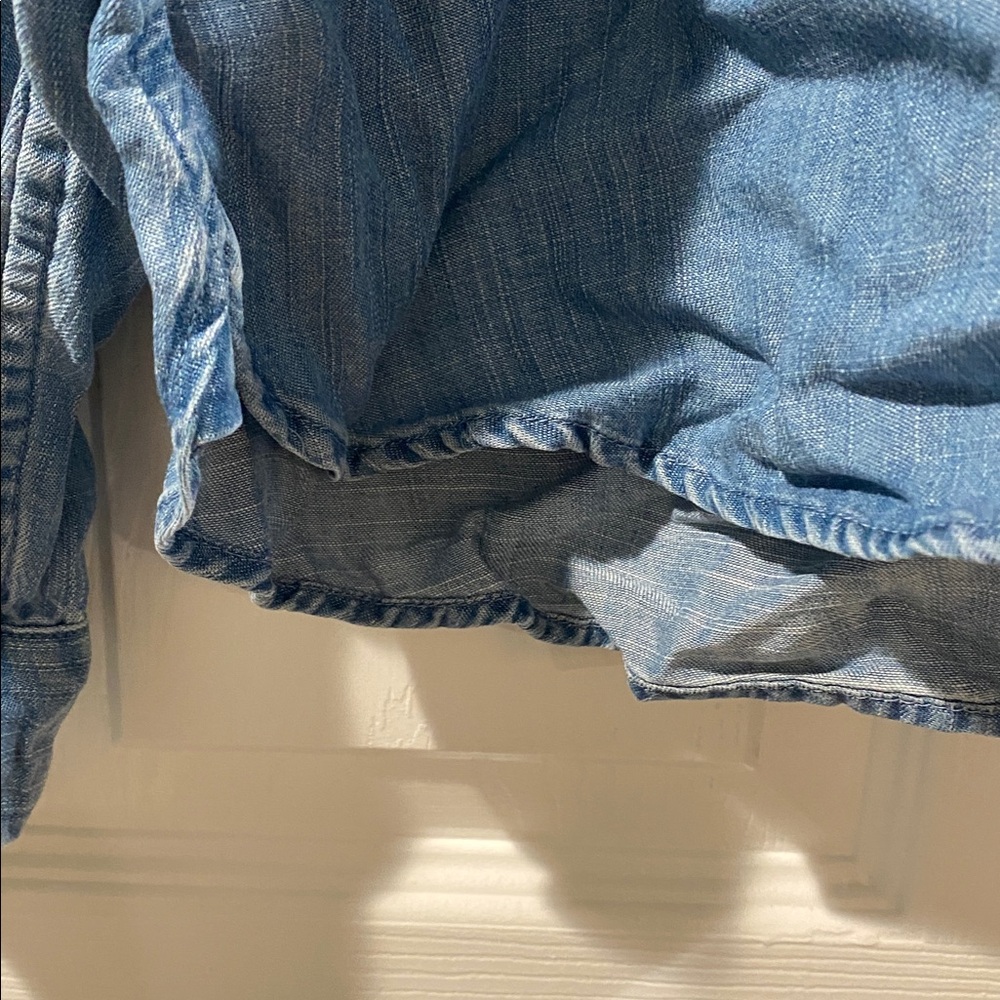 Banana Republic Light Blue Untucked Fit Chambray Shirt - Size XL - Picture 8 of 11